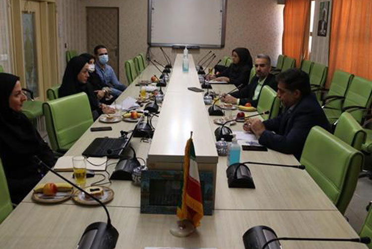 معاون غذا و داروی دانشگاه از دانشکده طب ایرانی بازدید کرد