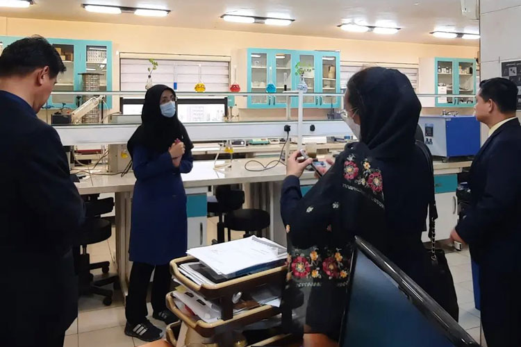 بازدید رئیس طب سنتی دانشگاه ماهیدول2