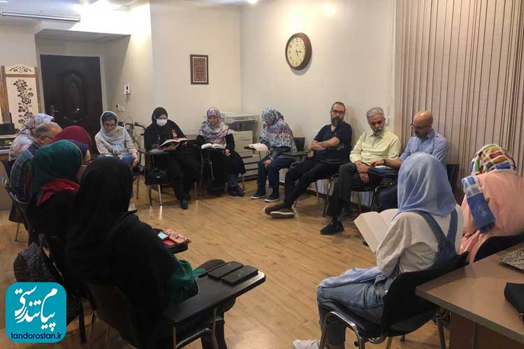 نشست دورهمی چخوف با اسماعیل باستانی