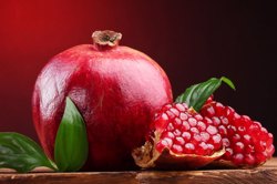 خواص و موارد احتیاط انار در طب سنتی ایرانی