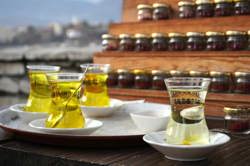 طرز تهیه شربت زعفران و گلاب با طب سنتی ایرانی