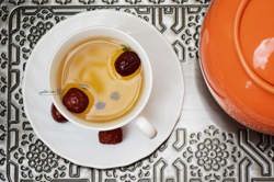 طرز تهیه دمنوش عناب و آویشن با طب سنتی ایرانی